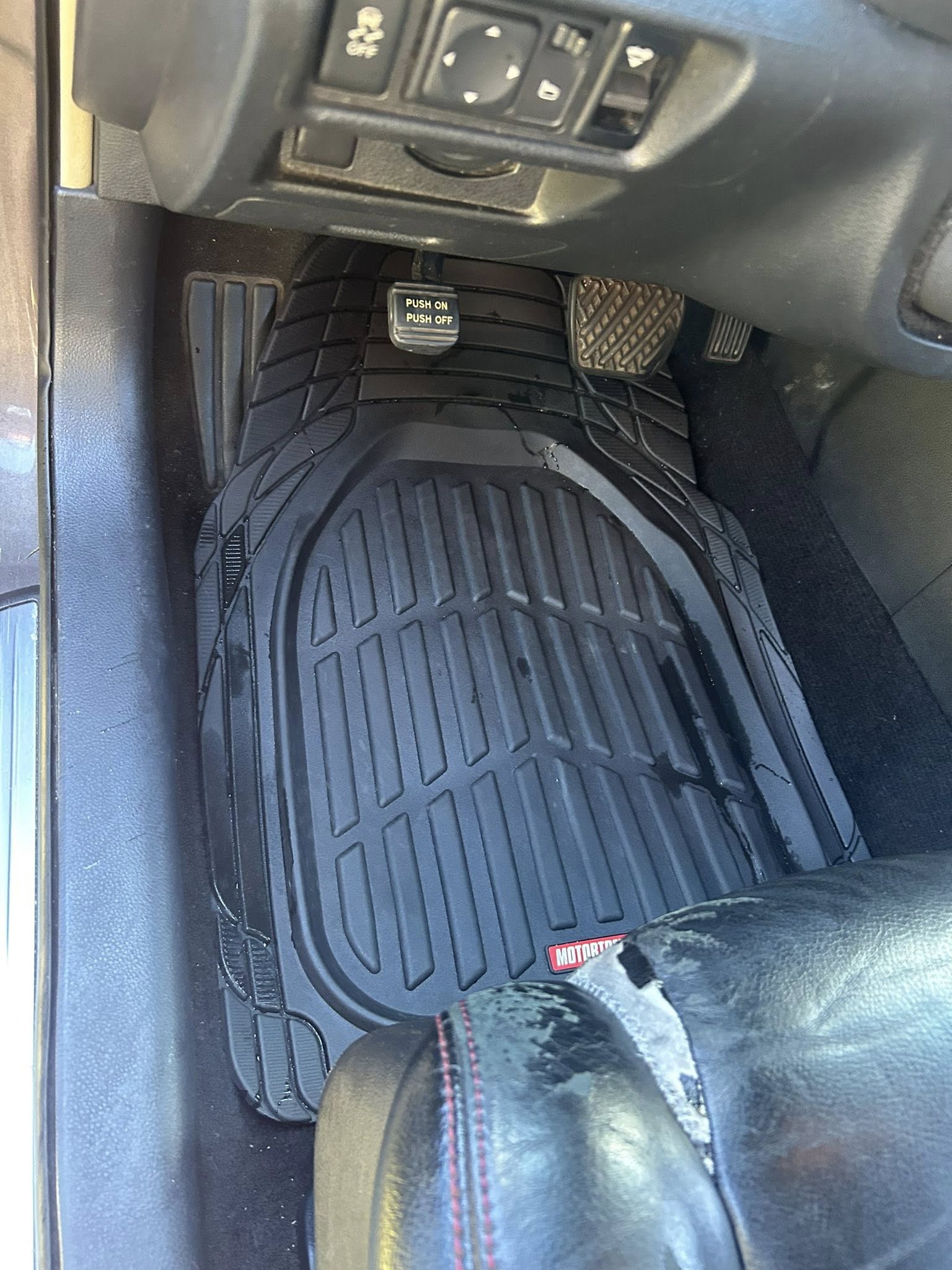 Maxima interior detail