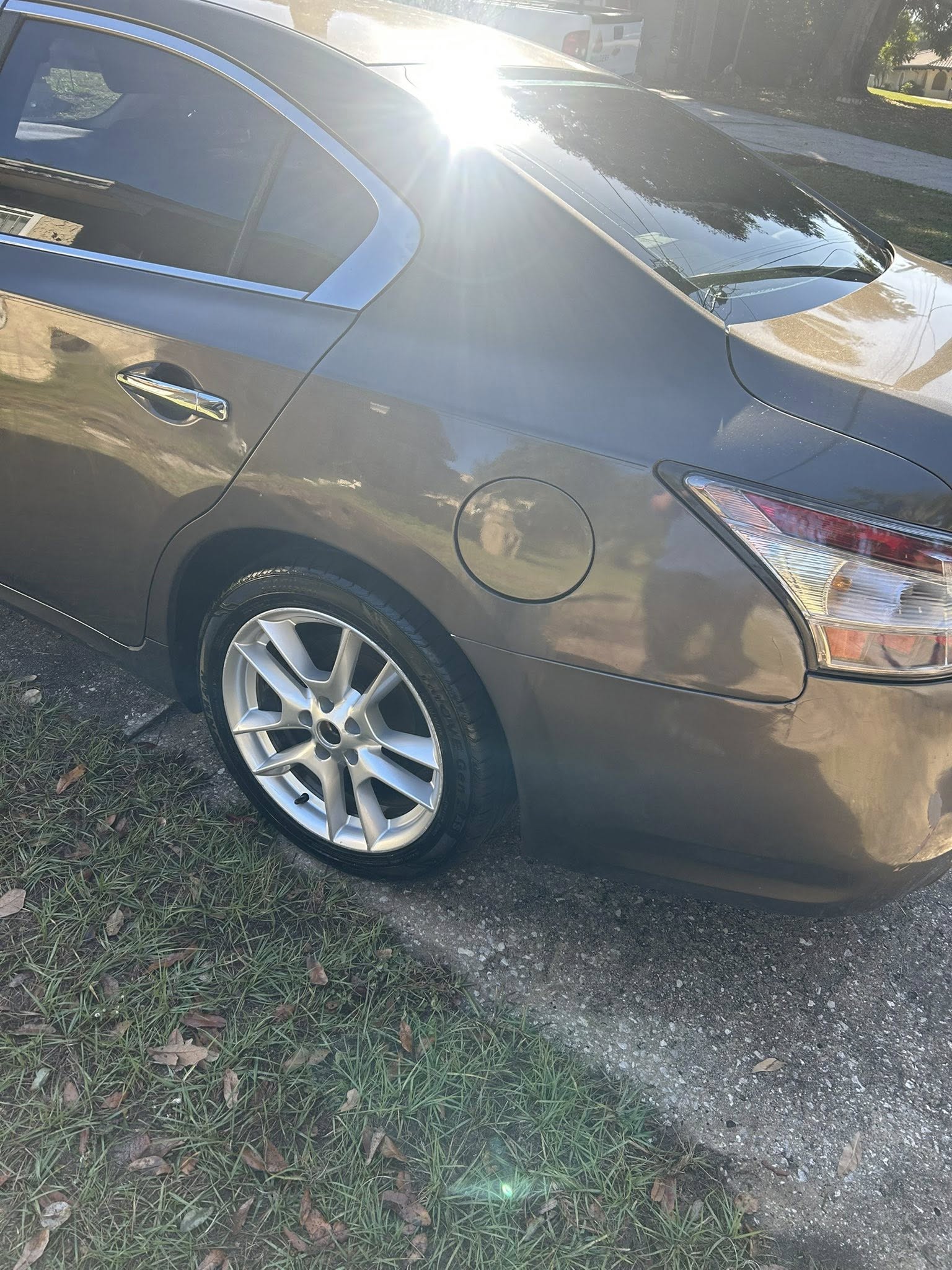 Nissan Maxima exterior